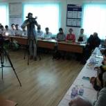 В Октябрьском районе Грозного состоялась встреча с активной молодежью