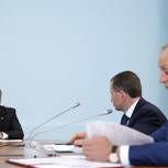 Медведев предлагает разработать комплекс мер по улучшению качества дорог