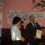 Вятские Поляны: депутат Равиль Нургалеев оказал материальную помощь библиотеке