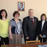 Валерий Алямкин поздравил новых однопартийцев со вступлением в «Единую Россию» 