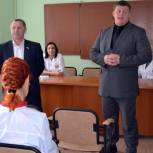 Депутаты Курского городского Собрания поздравили медработников с наступающей Пасхой