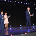Иван Богданов наградил молодых и талантливых
