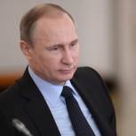 Президент РФ подписал закон, гарантирующий бывшим госслужащим ежемесячную денежную компенсацию