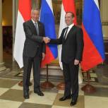 Медведев заявил о важности двусторонних отношений России и Сингапура