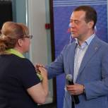 Светлана Савченко подарила Дмитрию Медведеву икону