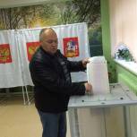 Голосуют участники предварительного голосования