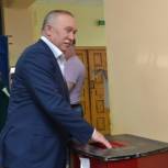 Спикер Госсовета принял участие в предварительном голосовании 