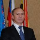 Александр Брыксин поздравляет курян с Днем защиты детей 
