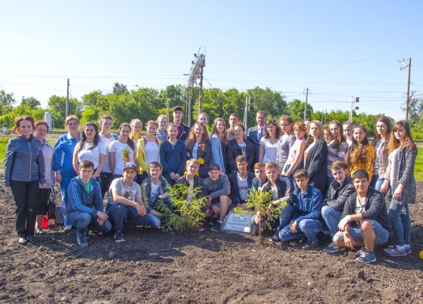 Погода в татищевском районе саратовской. Агролидер Татищево Саратовской области. Татищево школа. Администрация поселок садовый Татищевский район. Татищево Саратовская область школа.