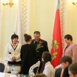 Ольга Хохлова приняла участие в торжественной церемонии вручения паспортов