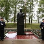 В Белогорском районе открыли памятник Олегу Пешкову