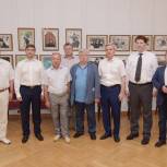 Сергей Железняк познакомился с фотовыставками Ефремова и Стенина  