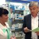 Депутат Государственной Думы Александр Петров проинспектировал аптеки Екатеринбурга