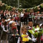 Айдар Метшин поздравил школьников Нижнекамска