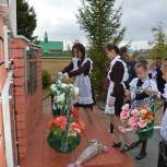 В деревне Тавакачево Архангельского района состоялось торжественное открытие обелиска памяти погибших в годы Великой Отечественной войны воинов-земляков
