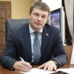 Константин Дьяконов поздравил педагогов с профессиональным праздником
