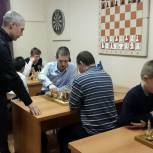 В шахматном клубе «От пешки до Ферзя» прошел мастер-класс по шахматам для жителей района