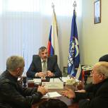 В приемную в Махачкале обратились по земельным и трудовым вопросам
