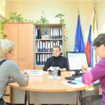 Пенсионеры Тюмени обращаются за помощью в приемную партии