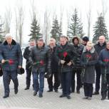 Члены Совета Федерации возложили цветы к Вечному огню в Парке Победы 