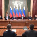 Премьер-министр: Правительство России должно выстраивать диалог со всеми политическими силами