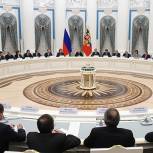 Путин поблагодарил парламент за активную работу над бюджетом