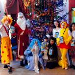 Депутат поздравил воспитанников детского дома с Новым годом