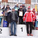 Год Матери и Отца в Чувашии спортивные семьи республики открыли традиционными лыжными гонками