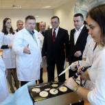 Студенты медицинского вуза пообщались с губернатором и лидером «Единой России» в Приморье за чашкой чая