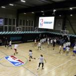 СИБУР и NBA открыли в Тюмени обновленный баскетбольный зал