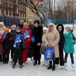 Жители Мещанского района приняли участие в дискотеке на  льду
