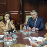 Диалог с исполнительной властью - обязательная форма работы партийцев в НАО, говорит окружной депутат