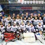 Партийцы открыли хоккейный турнир в Орске
