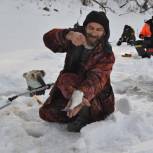 Местное отделение «Единой России» совместно с администрацией Белокатайского района собрало рыбаков на зимнюю ловлю