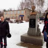 Партийцы Нового Торъяла почтили память Эрика Сапаева