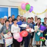 Первичное отделение «Яркеевское №7» партии «Единая Россия» разделило радость молодых родителей