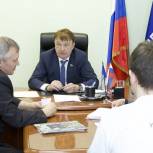 Депутат Госдумы РФ Валерий Бузилов провел приём граждан 