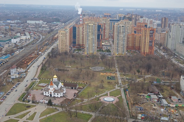 Реутов троицк. Центральный парк Реутов. Центральный городской парк Новокосино. Город Реутов городской парк. Реутов Московская область.