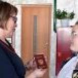В Усть-Камчатске шестерым школьникам торжественно вручили главный документ гражданина Российской Федерации