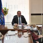 В партийной приемной помогут решить проблемы с детской площадкой и кулинарной лавкой