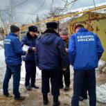 Активисты местного отделения «Единой России» Калининского района вышли в рейд по паводку