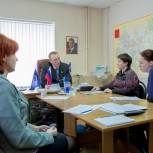 Александр Козловский провел прием граждан, который состоялся в великолукской приемной Партии