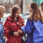 Активисты «Молодой Гвардии» в Бугульме продолжают акцию  «Георгиевская ленточка»