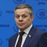 Праздник 1 Мая объединяет всех, кто своим трудом создает будущее России - Карамышев