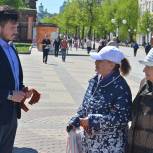 В Пензе прохожим раздали более тысячи «Георгиевских ленточек»