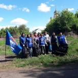 В Курчатове Единоросы приняли участие в субботнике