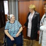Елена Кузьмичева оказала помощь инвалиду по итогам общественного приема