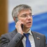 Необходимо объединиться в борьбе с чумой 21 века - с международным терроризмом, убежден Ревенко