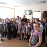 Единороссы Московского района провели акцию в канун Дня защиты детей
