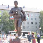 Памятник погибшим журналистам освятили 